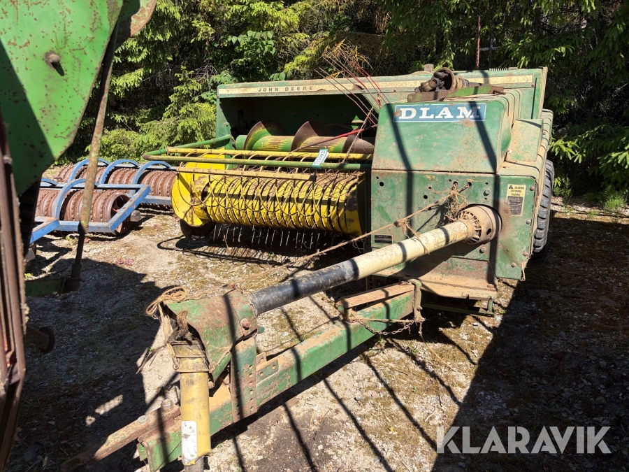 Småballepresser John Deere E0342