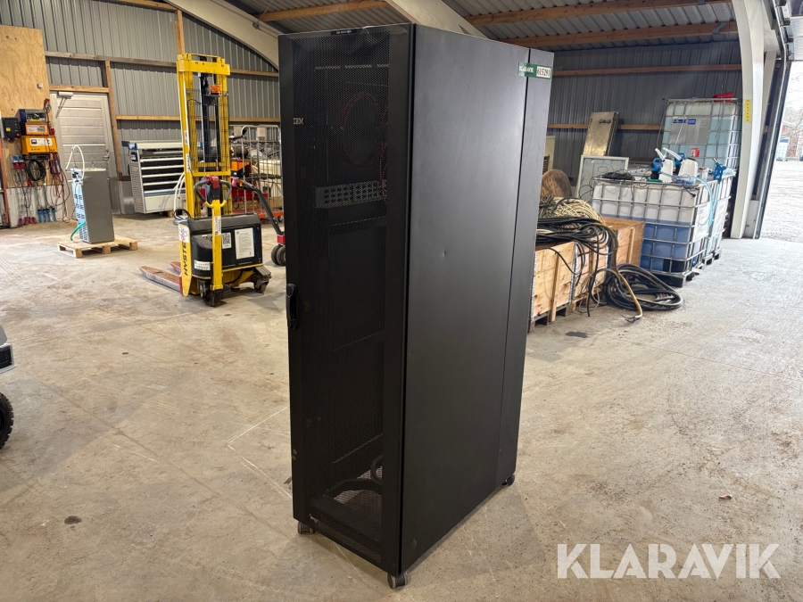 Dataskab IBM 9306-420 på hjul