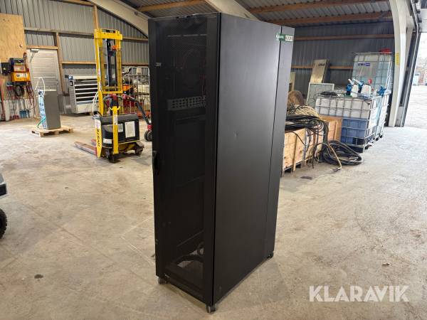 Dataskab IBM 9306-420 på hjul