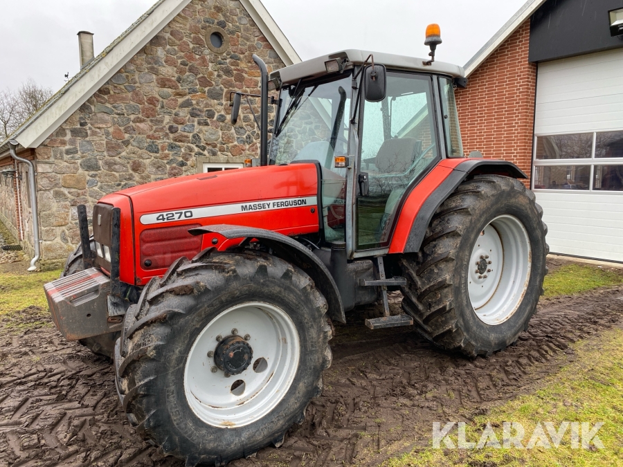 Traktor MF 4270