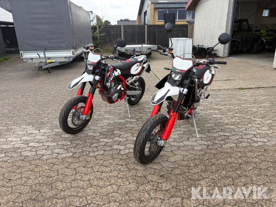 Motorcykel SWM SM500R 2  styk + nye dele