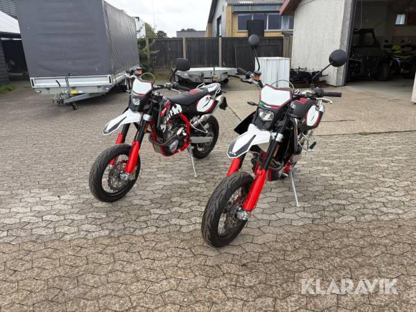 Motorcykel SWM SM500R 2  styk + nye dele