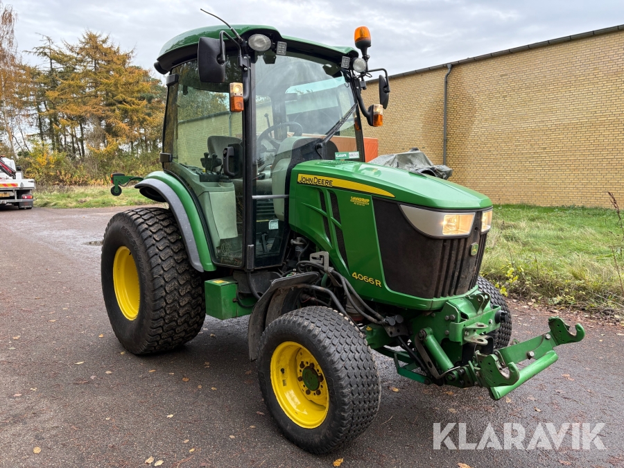 Traktor John Deere 4066R