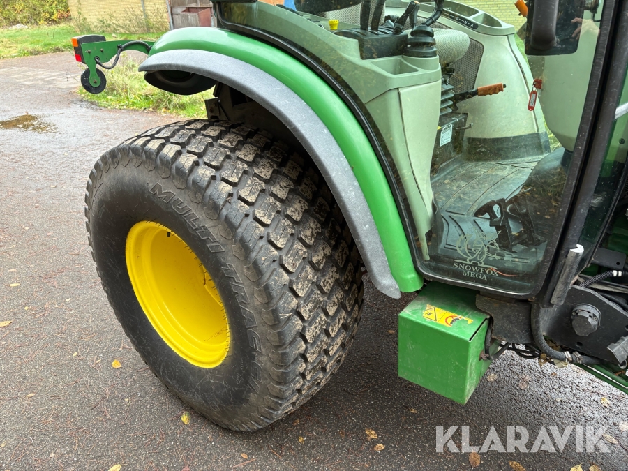 Traktor John Deere 4066R