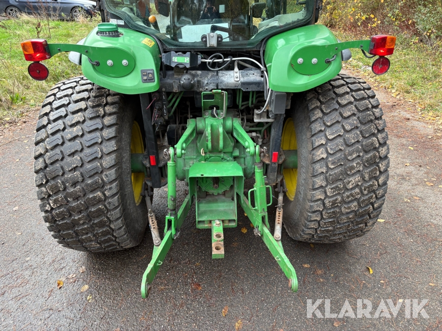 Traktor John Deere 4066R