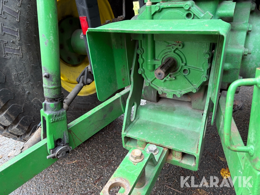 Traktor John Deere 4066R