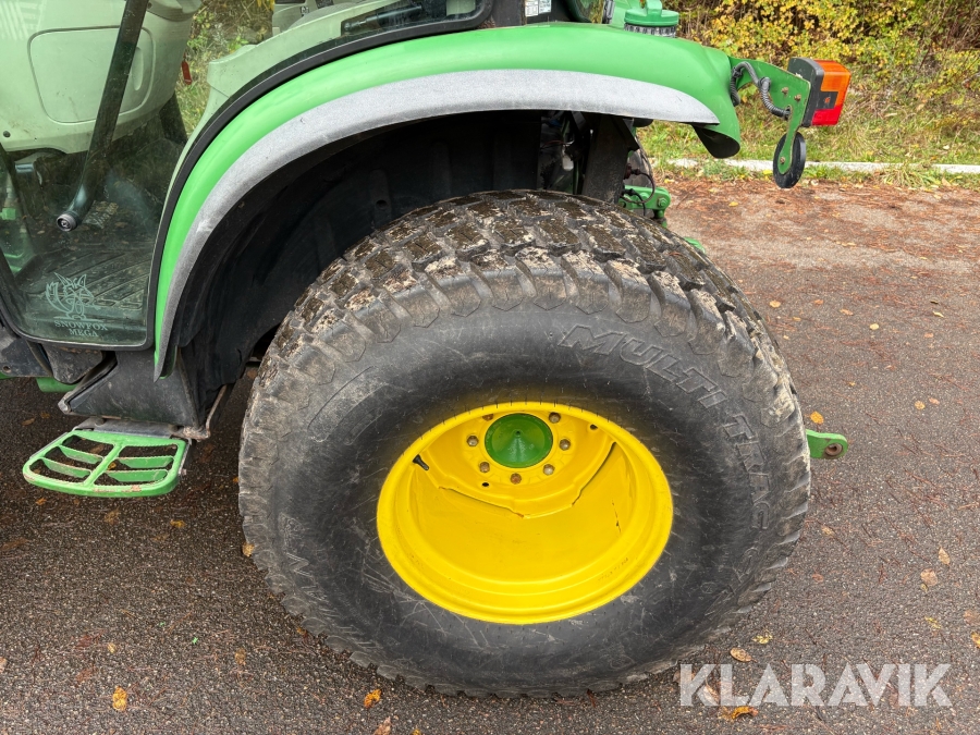 Traktor John Deere 4066R