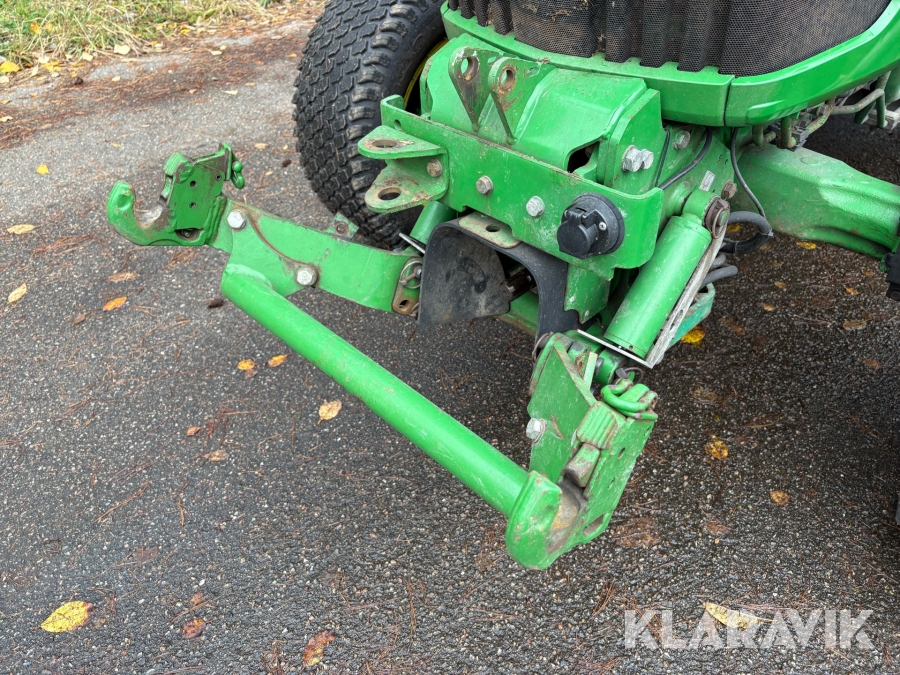 Traktor John Deere 4066R