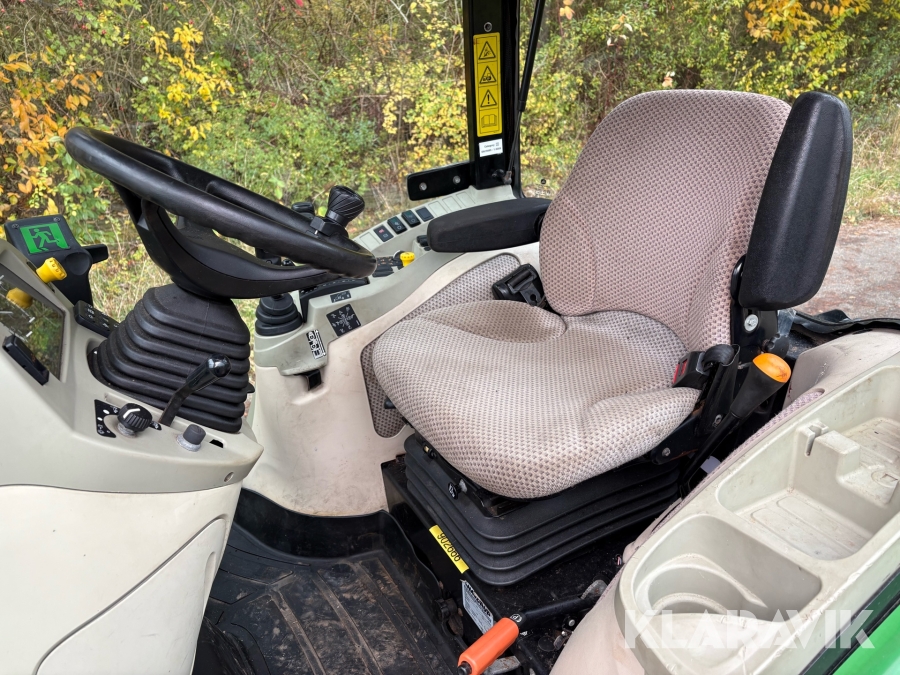 Traktor John Deere 4066R