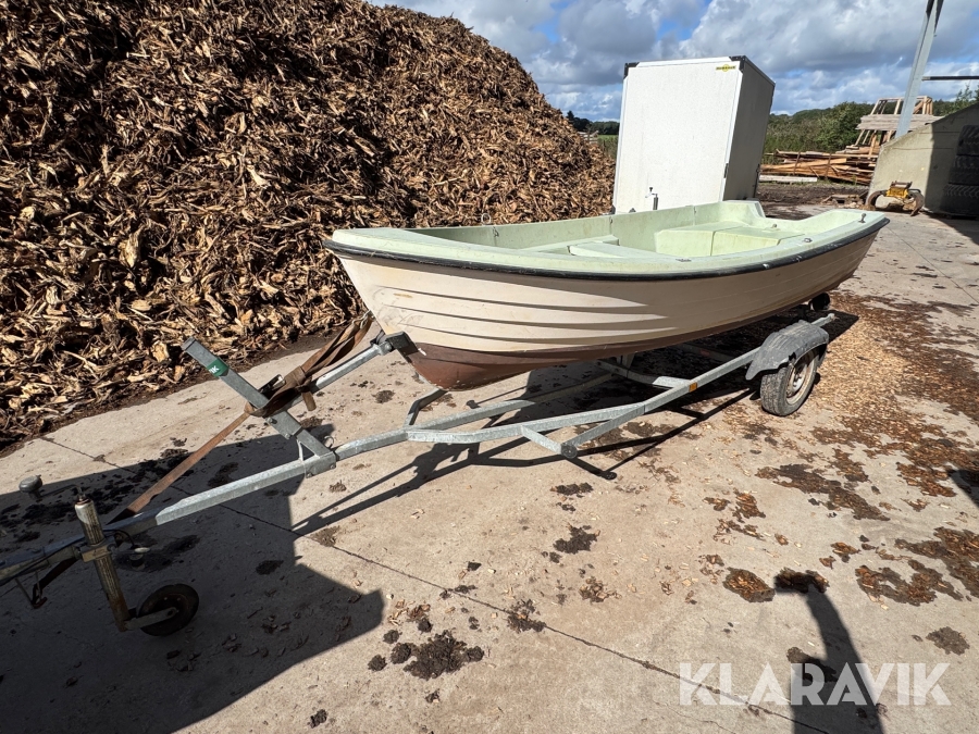 Båd Arkona med bådtrailer
