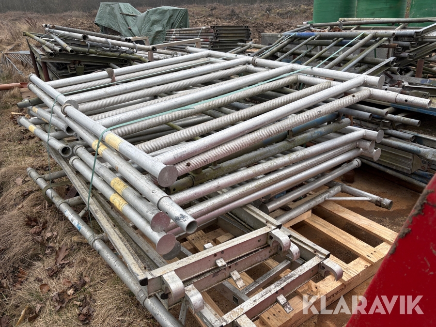 Stillads Jumbo og andre rullestillads diverse andet 8 blandede paller samlet lot