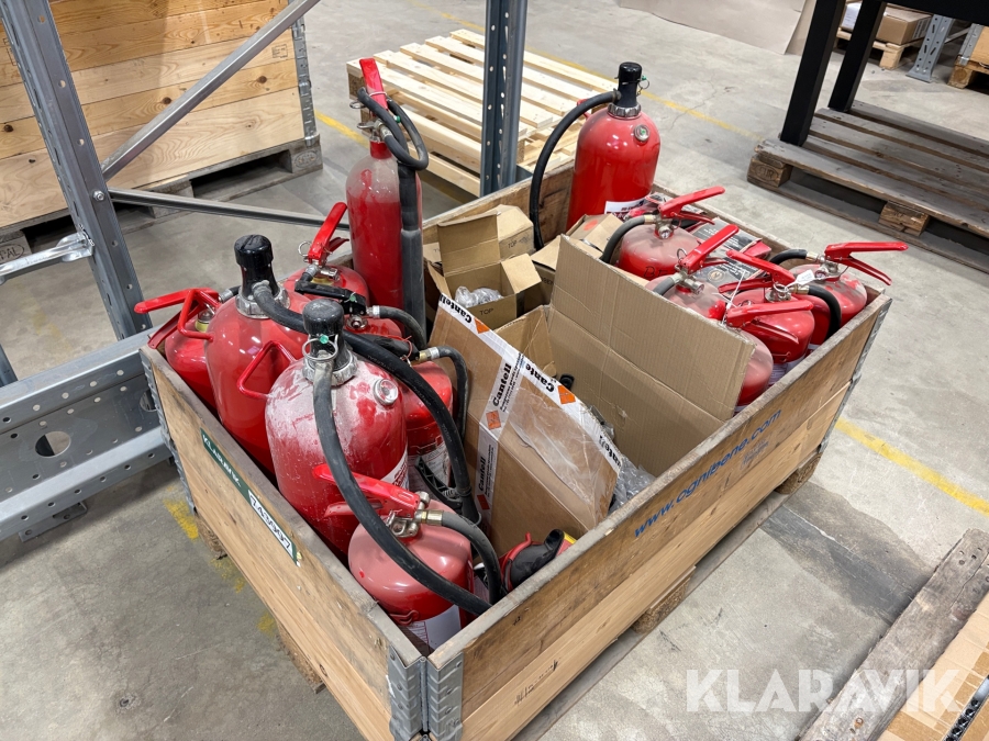 Brandslukkere og holdere - 24 styk