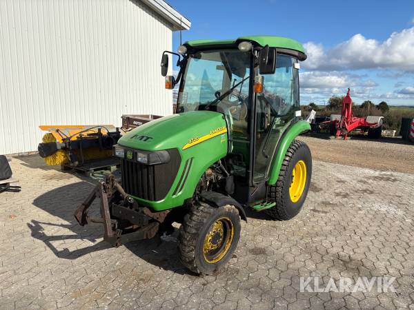 Traktor John Deere 3720