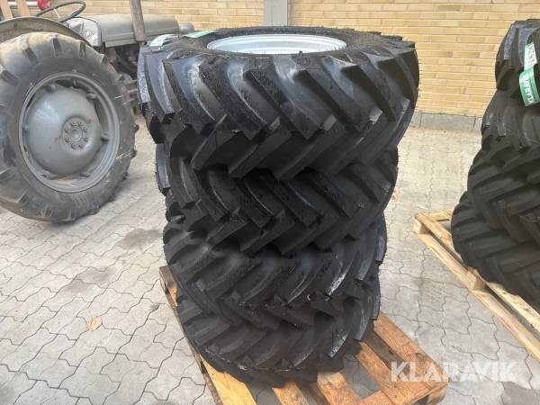 Dæk BKT Implement AS504 4 styk 