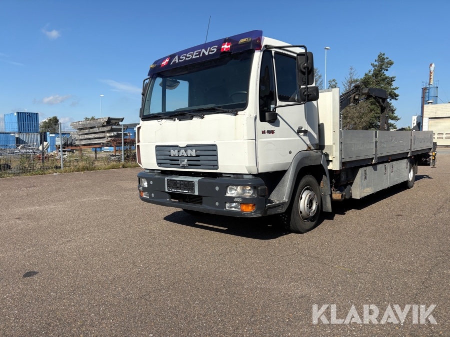 Lastbil m/ kran MAN E 180 C