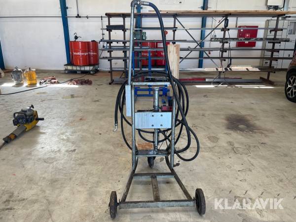 Olietønde vogn Yamada 851-954 med pumpe