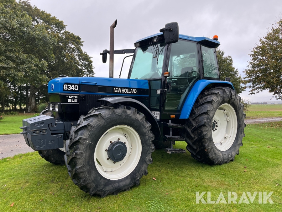 Traktor New Holland 8340