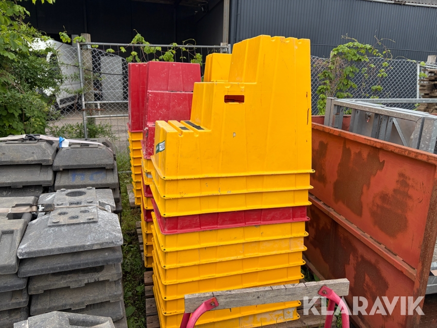 Plasttrapper til byggeplads Ca. 51 styk.