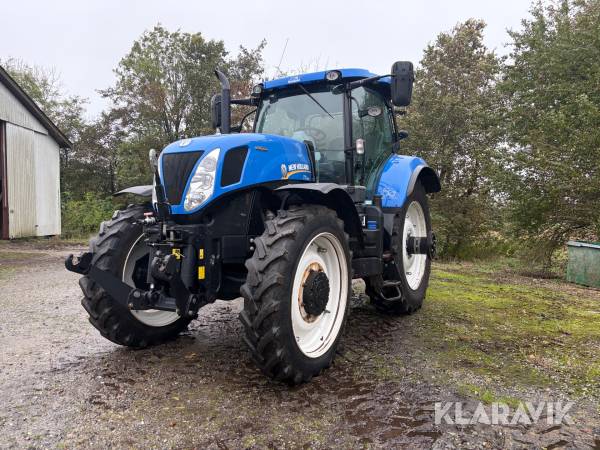 Traktor New Holland T7.220 med frontlift