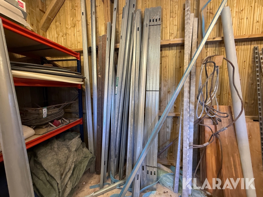 Stålregler og stålprofiler ca. 40 styk.