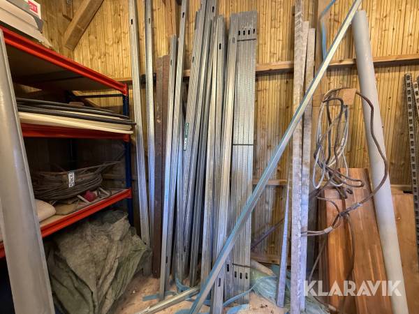 Stålregler og stålprofiler ca. 40 styk.