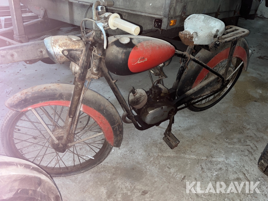 Retro knallert  / Reparationsobjekt Diessella