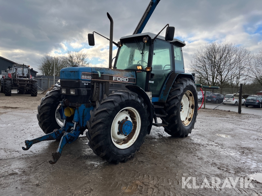 Traktor Ford 8240 powerstar SLE