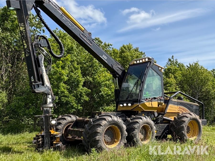 Skovningsmaskine Ecolog 560D med processor  fældehovedet.