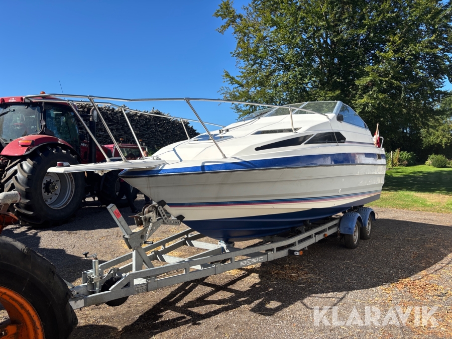 Motorbåd Bayliner 2155 Ciera med Sovekabine