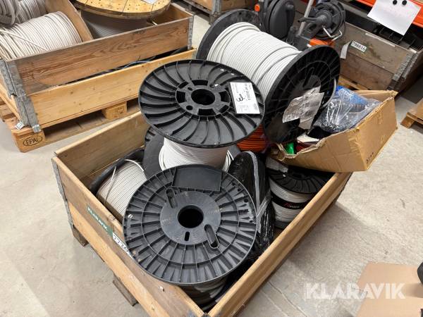 Assorterede kabler og ledninger - 1 palle
