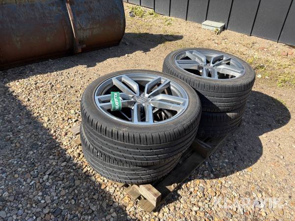 Dæk på aluminiumsfælge Audi 265/40ZR21 - 4 styk