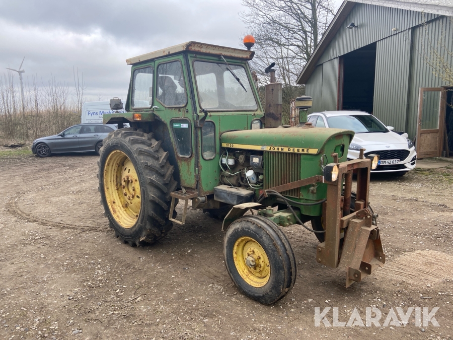 Traktor John Deere 2130