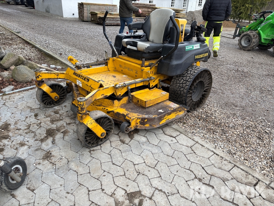 Zeroturn Hustler Super Z