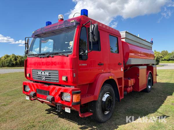 Lastbil MAN LE280B til brandsluknings- og redningskørsel