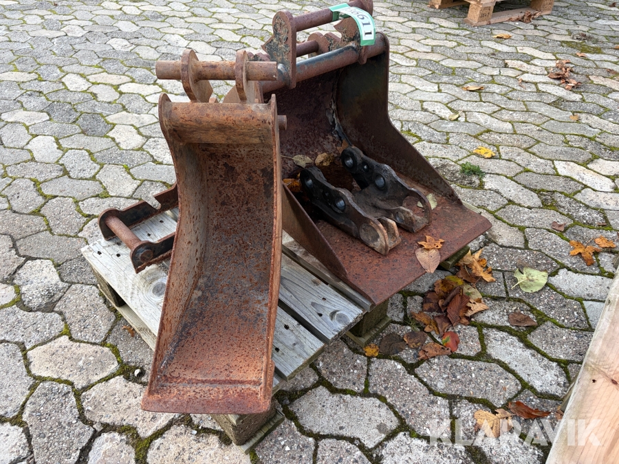 Skovle 2 styk plus 2 styk fæste
