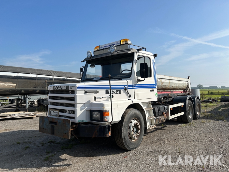 Lastbil Scania 113H med virehejs