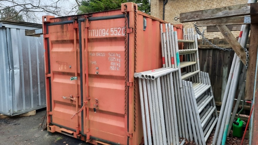 Container