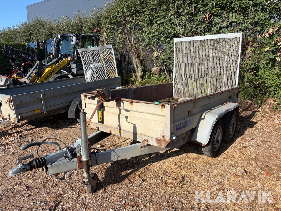 Trailer Variant 1604  1300 kilo med spil og rampe.
