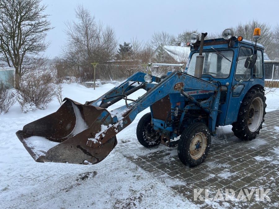 Veterantraktor Ford 2000 Y med frontlæsser