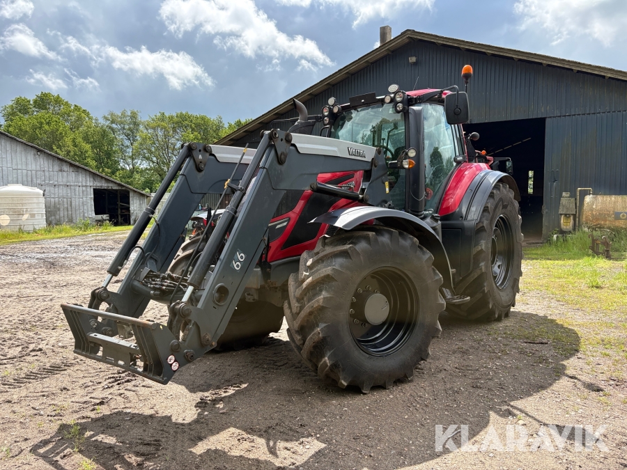 Traktor Valtra T194 med frontlæsser
