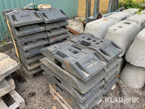 Skiltefødder Nissen K1 og müba 26 Styk assorteret