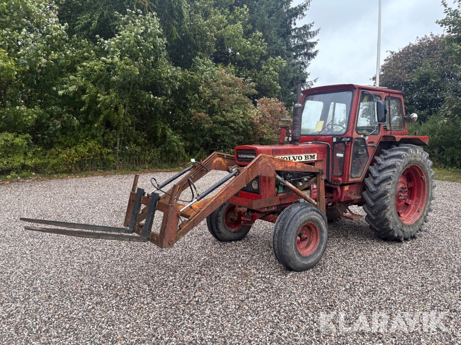 Veterantraktor Volvo 650 med frontlæsser
