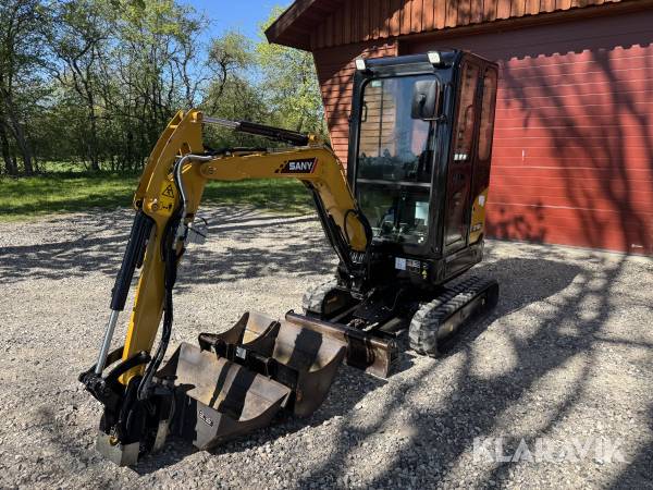 Gravemaskine Sany SY18C med rototilt og skovlpakke