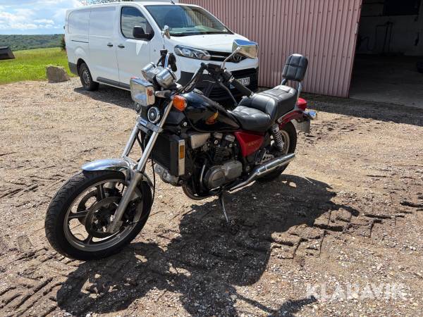 Motorcykel Honda Magna VF700