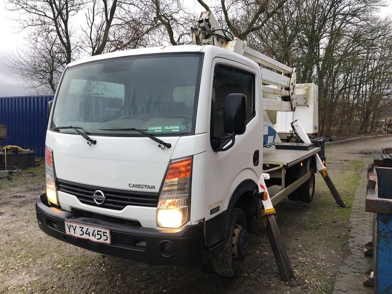 Varebil med personlift