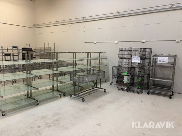 Hylder og inventar lot