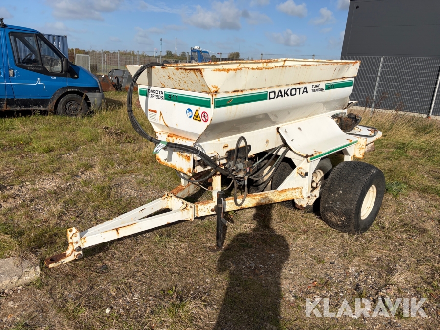 Topdresser Dakota turf tender 411 med computer
