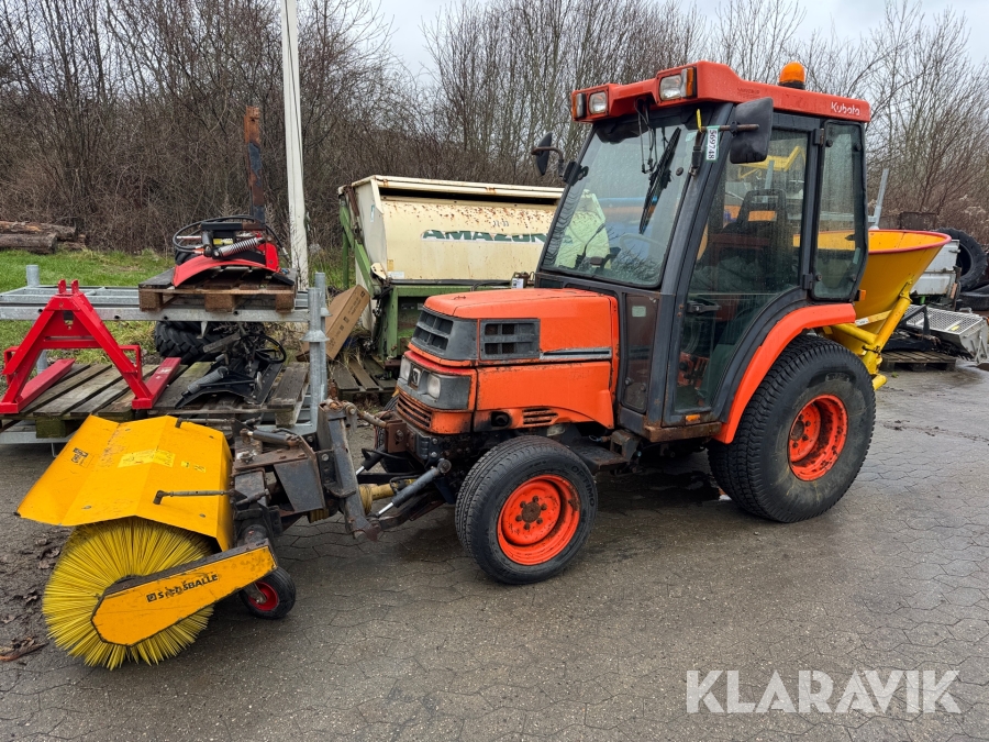Kompakttraktor Kubota ST 30