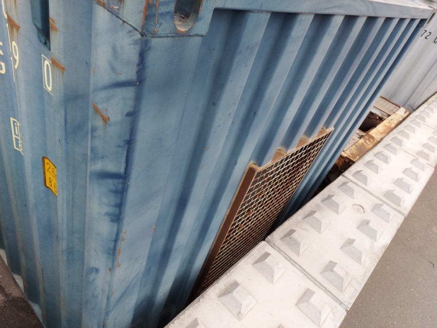 Container