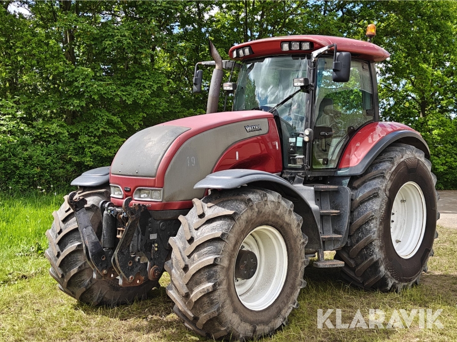 Traktor Valtra S260-4